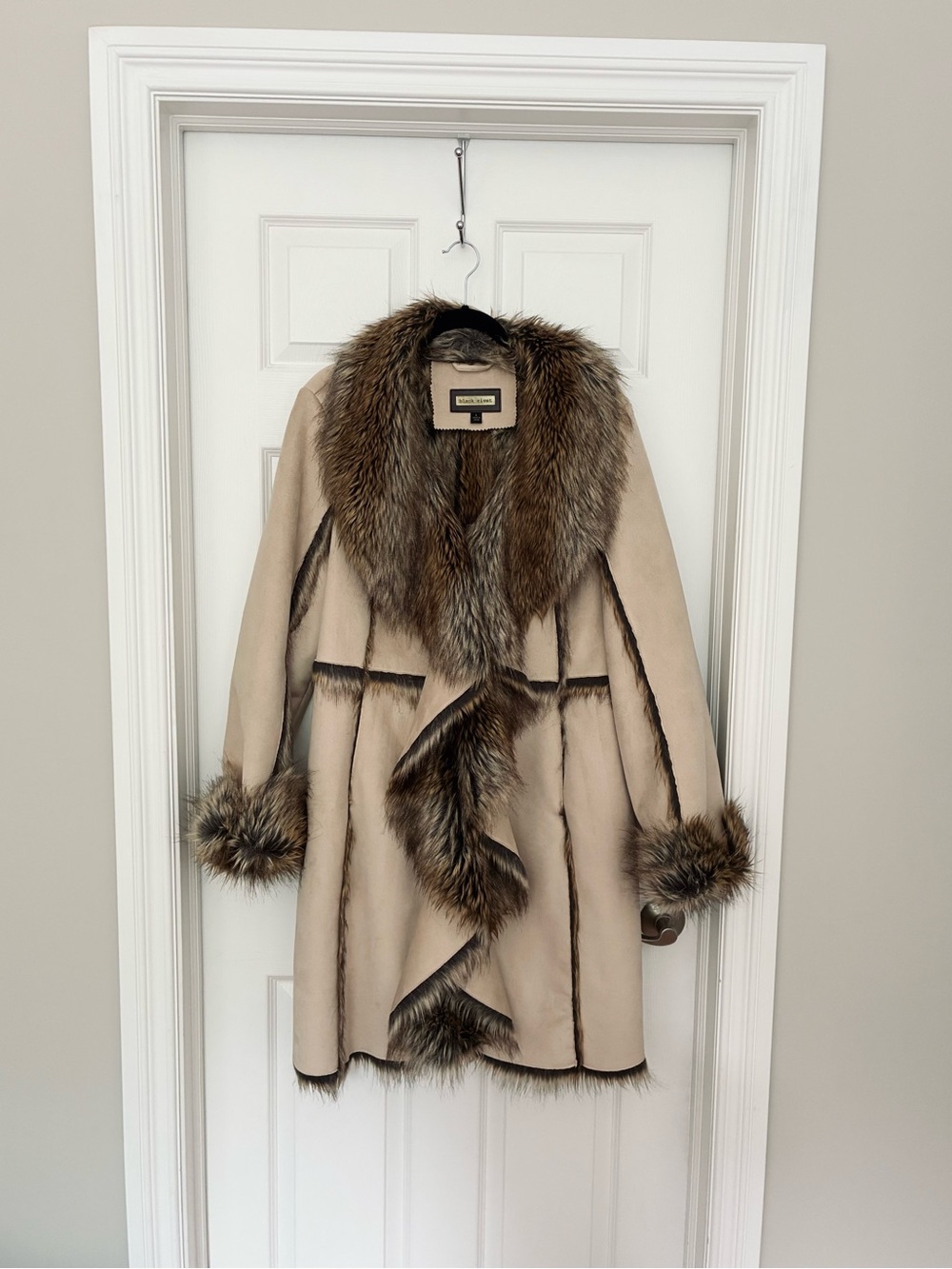 Black Rivet Faux Fur Suede Coat, Sz Large - Picture 14 of 15